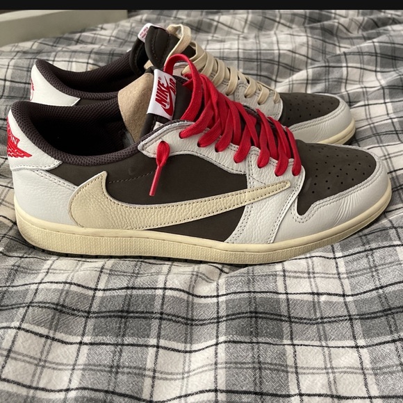 Travis Scott x Air Jordan 1 Low OG “Reverse Mocha” main image 10